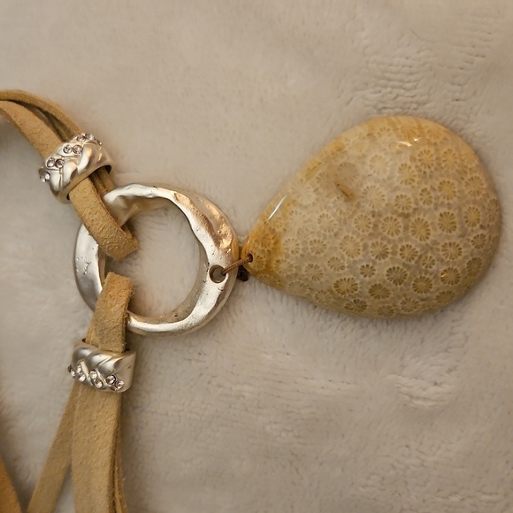 EP Chrysanthemum Fossilized Coral Teardrop Stone Pendant Leather Necklace - Picture 2 of 7